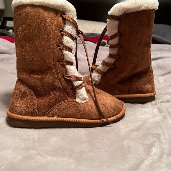 Forever Faux Suede/Sherpa Boots Size 6.5 - Picture 2 of 5